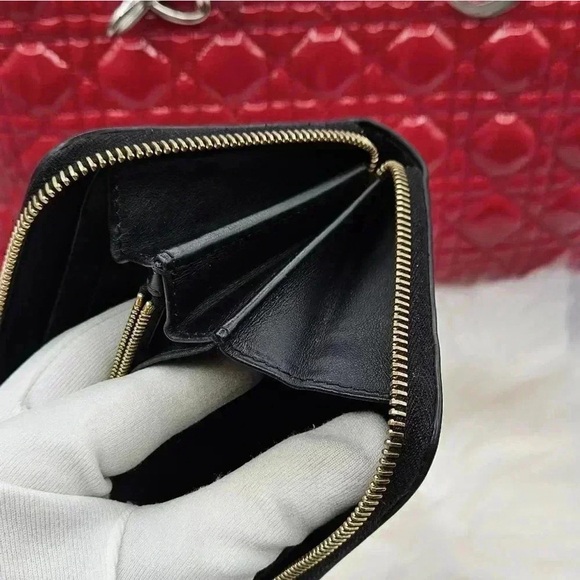 FENDI Zip Around Black Wallet - Picture 13 of 16